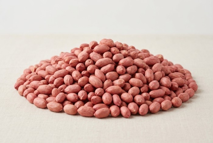 Peanuts before packing